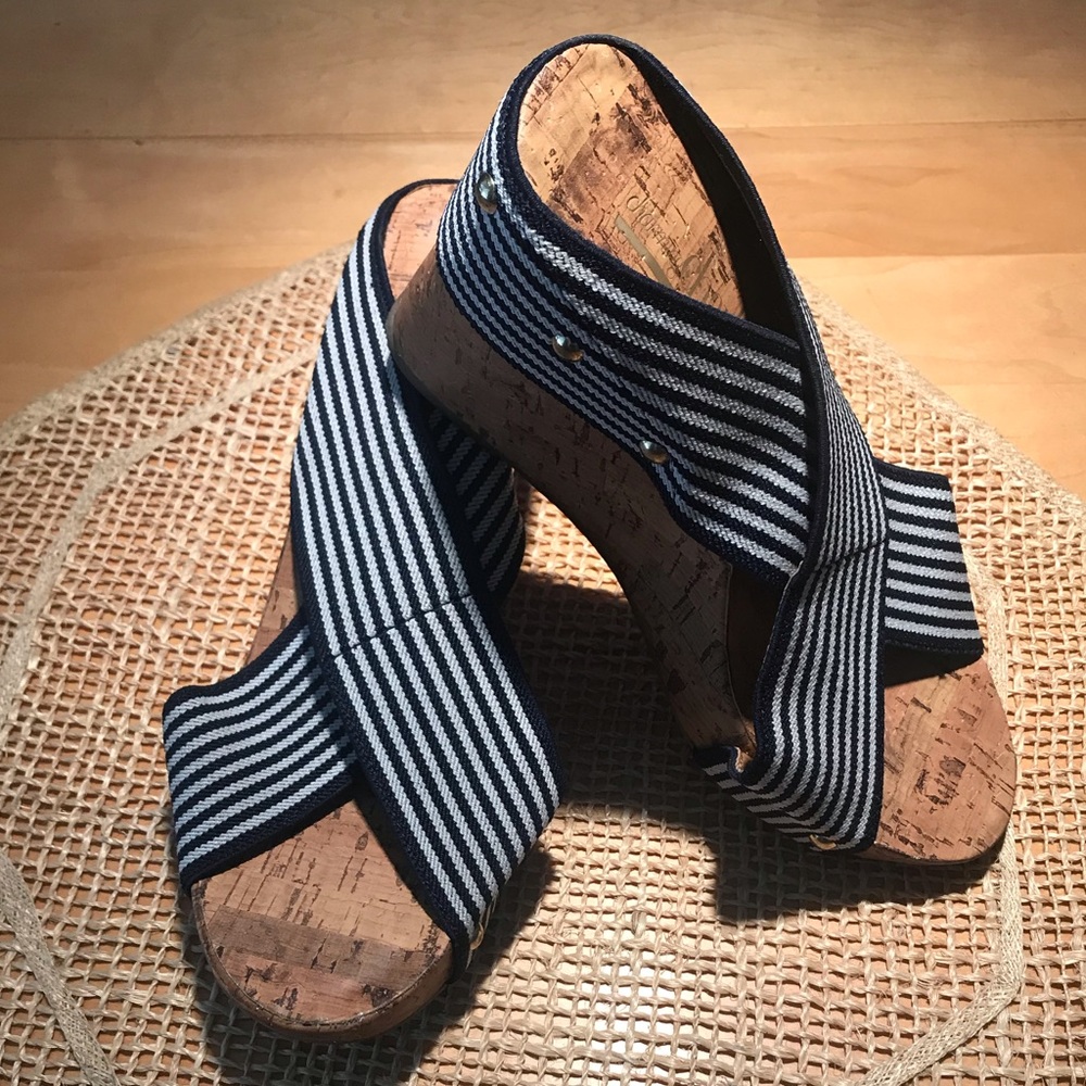CHARMING CHARLIE SZ8 Stripped WEDGE